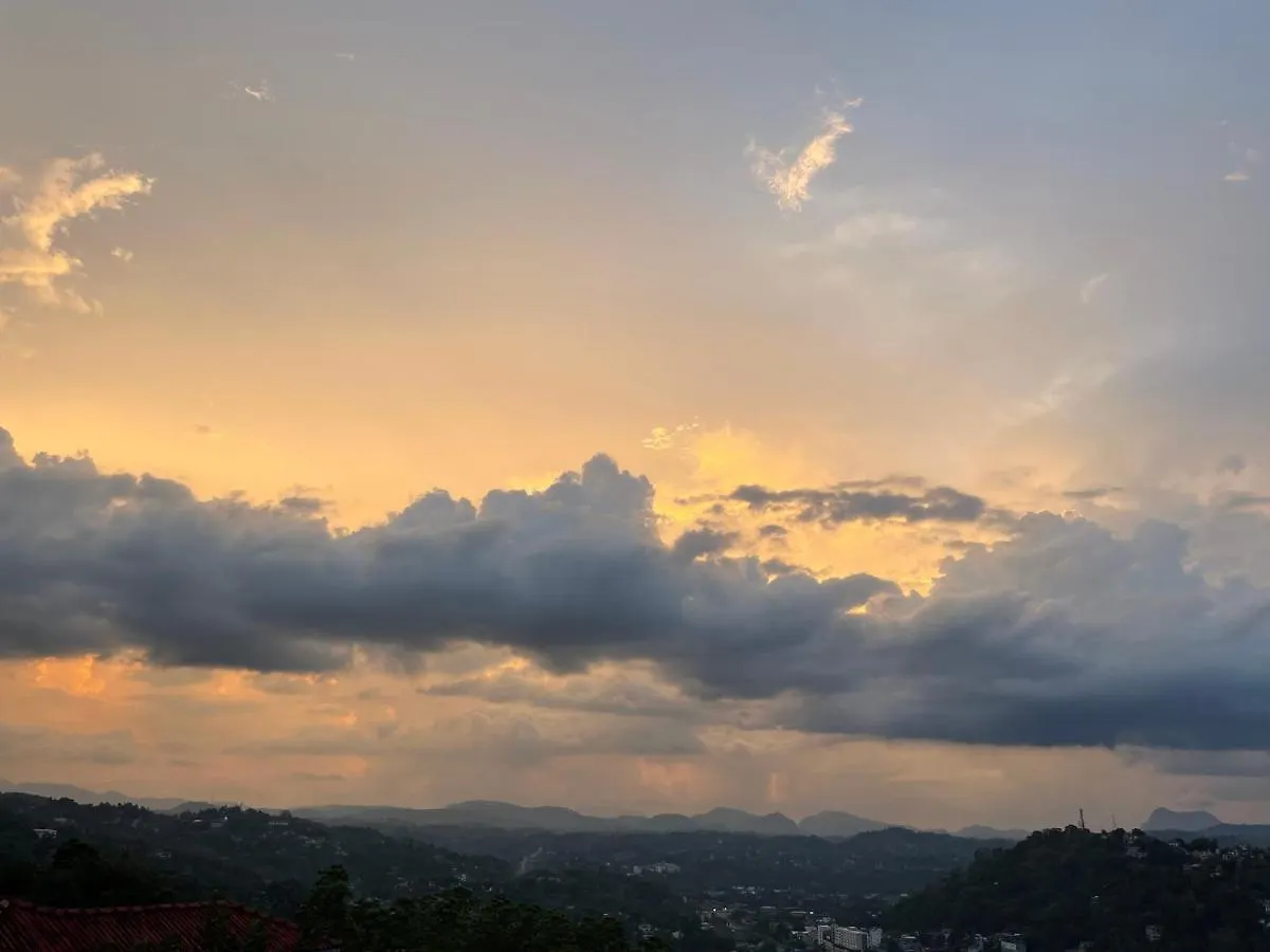 Alojamento de Acomodação e Pequeno-almoço Misty Hills Villa - Kandy