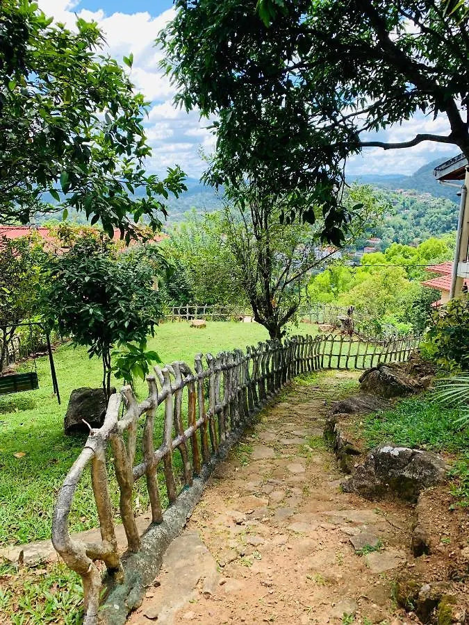 Misty Hills Villa - Kandy Alojamento de Acomodação e Pequeno-almoço