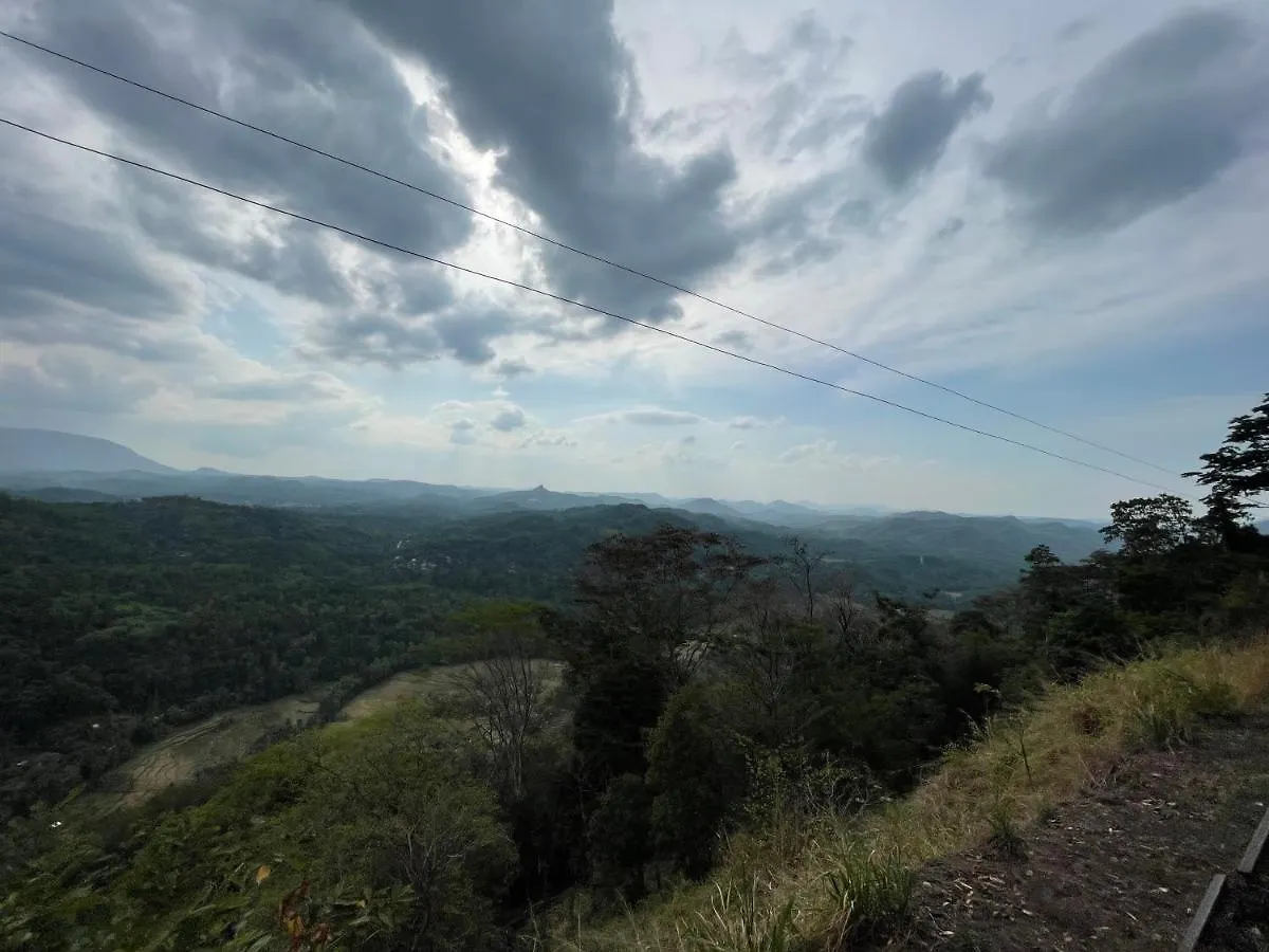 Misty Hills Villa - Kandy Bed & Breakfast
